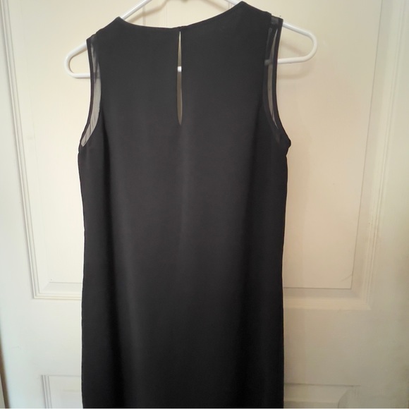 Sleeveless asymmetric black dress - Picture 3 of 7